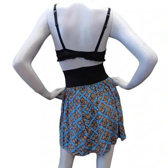 Queen The Label Flowy Mini Skirt  Size 16 - Picture 3 of 10